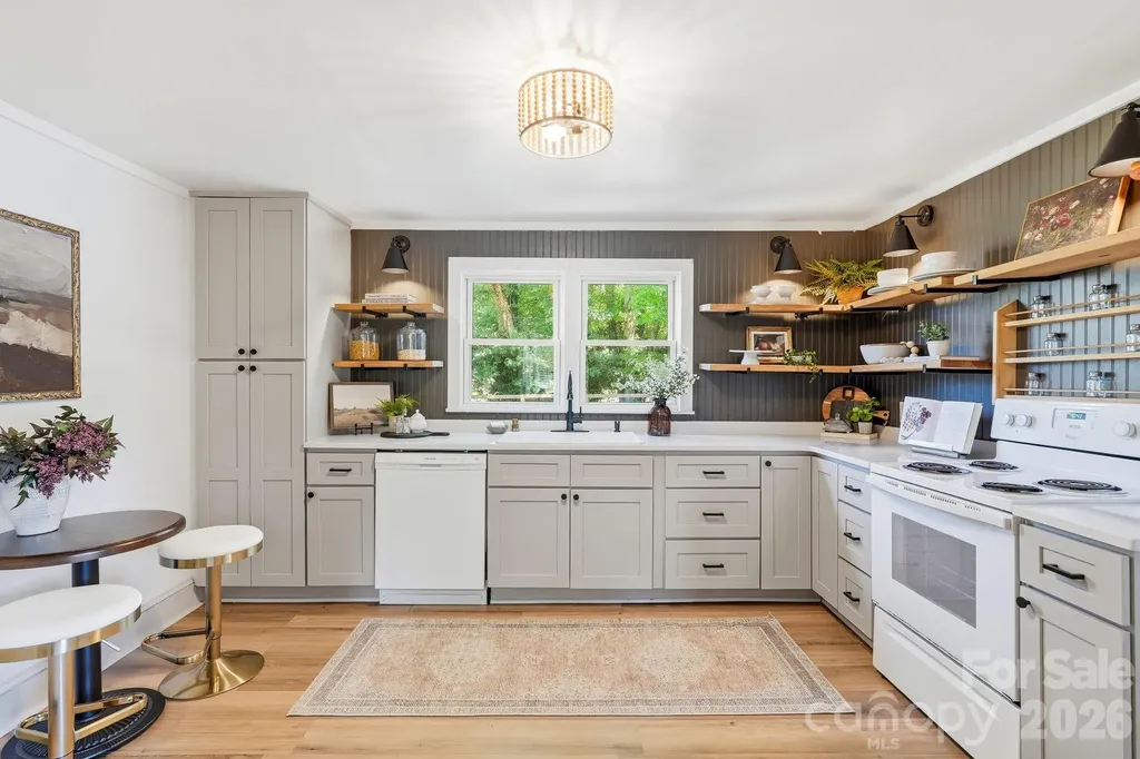 2758 Martin Street Walkertown NC 27051