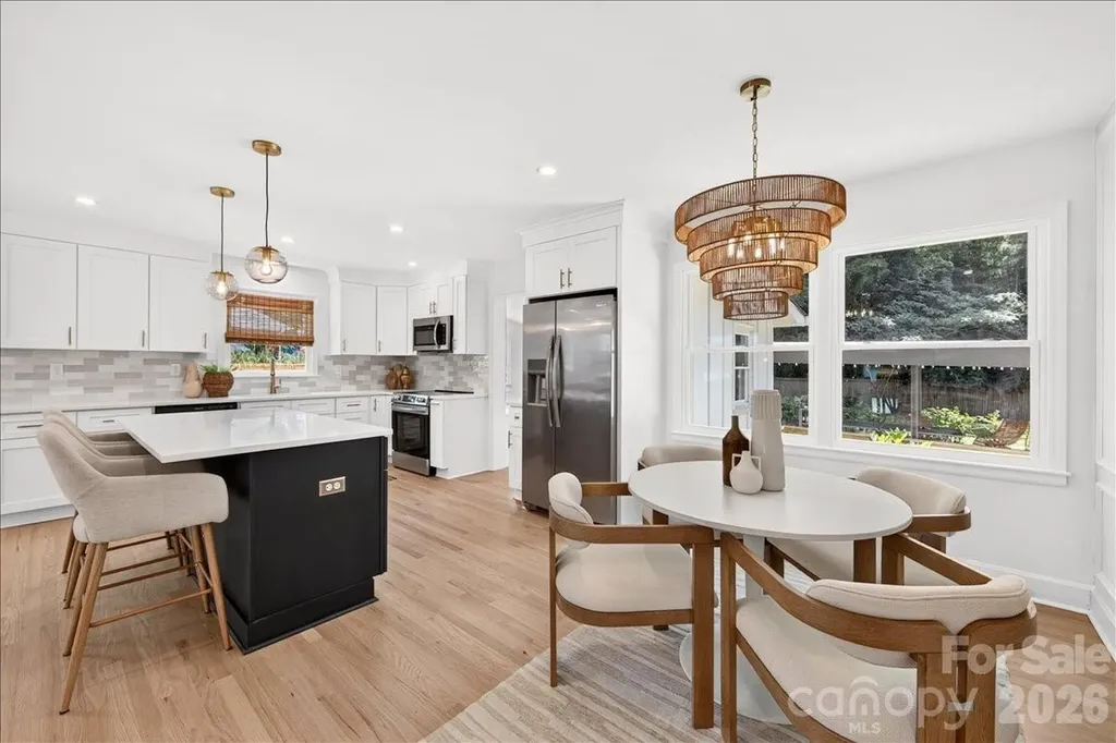 1924 Bentley Place Charlotte NC 28205