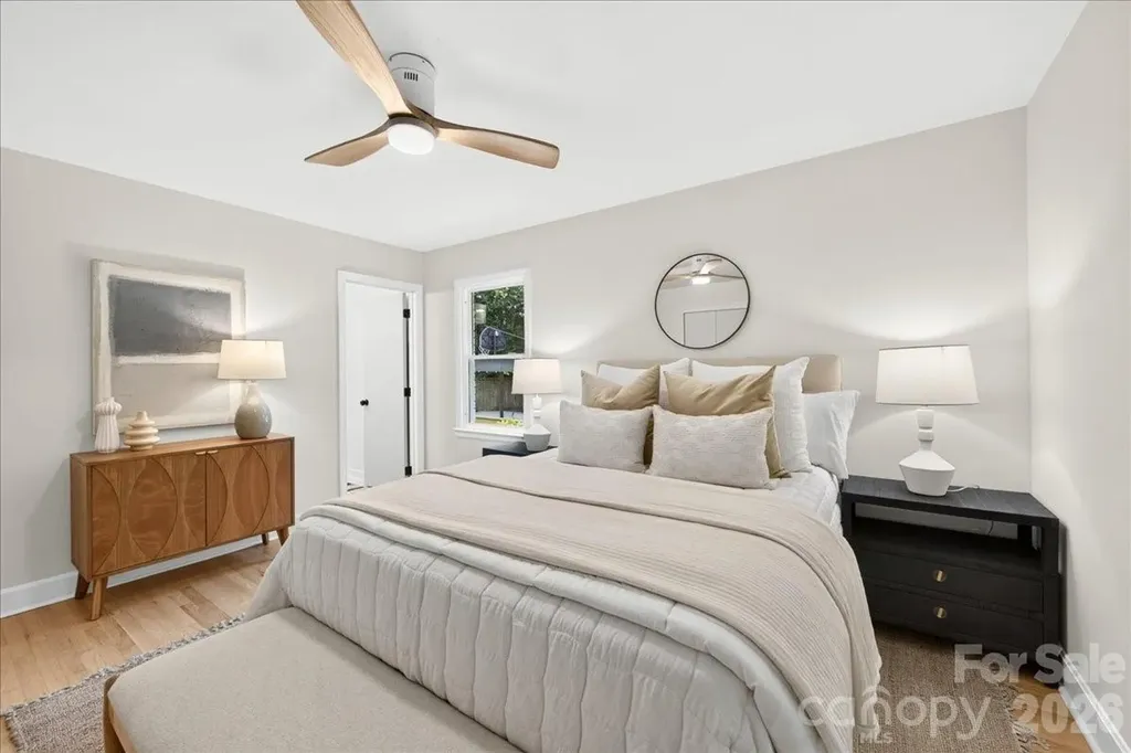1924 Bentley Place Charlotte NC 28205