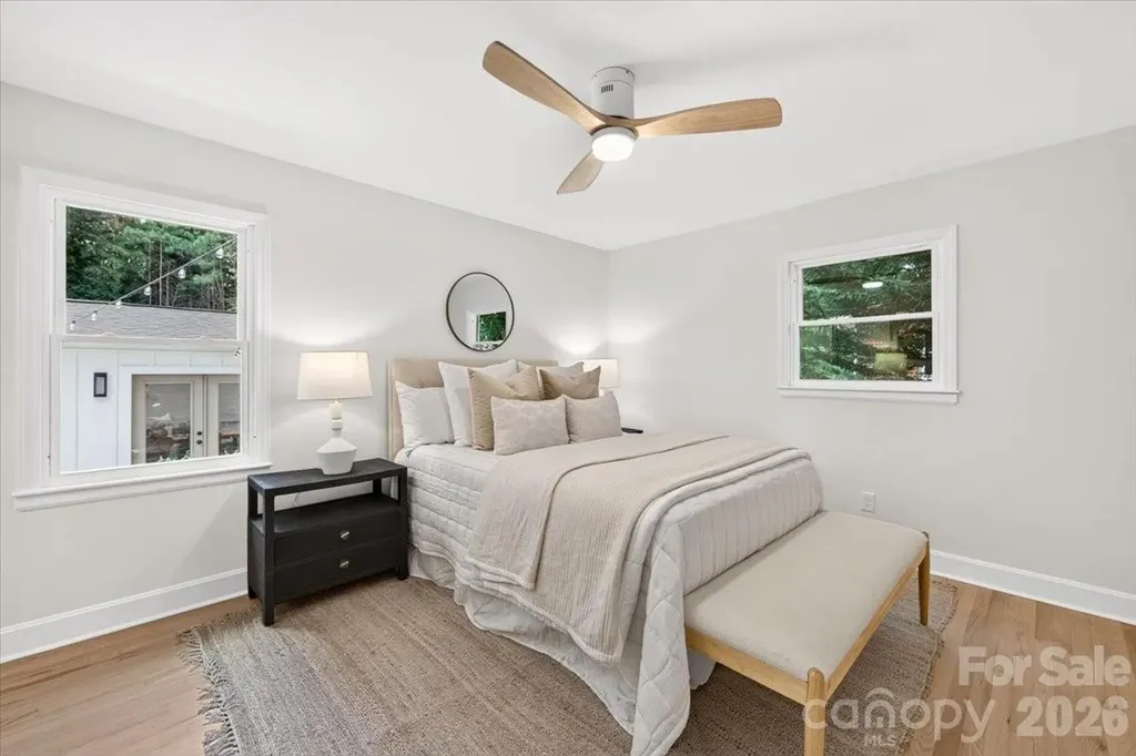 1924 Bentley Place Charlotte NC 28205
