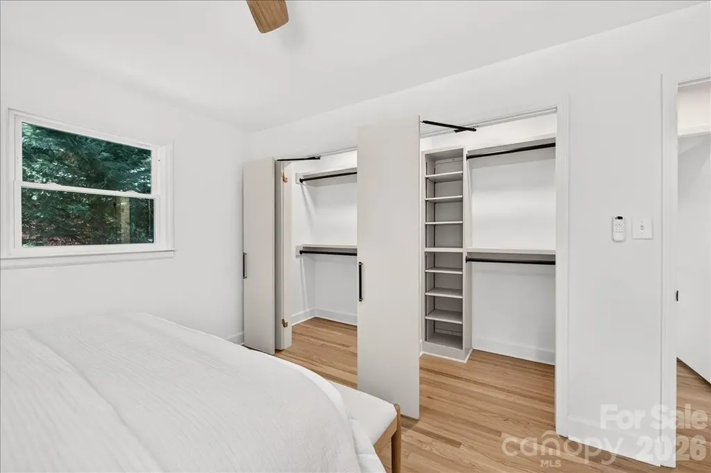 1924 Bentley Place Charlotte NC 28205