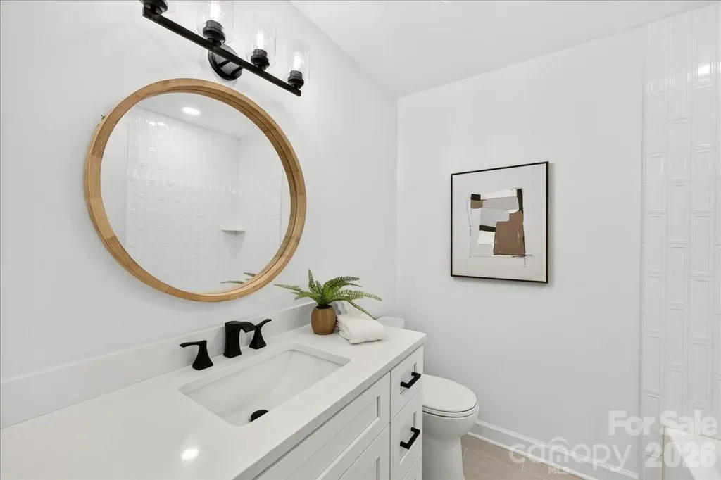 1924 Bentley Place Charlotte NC 28205