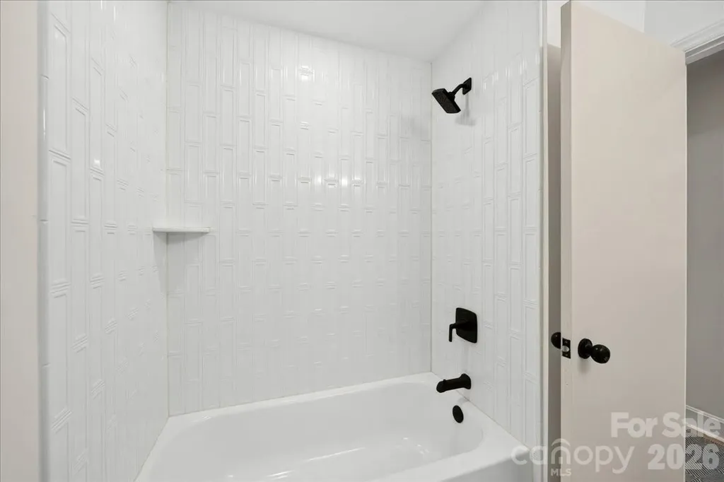 1924 Bentley Place Charlotte NC 28205