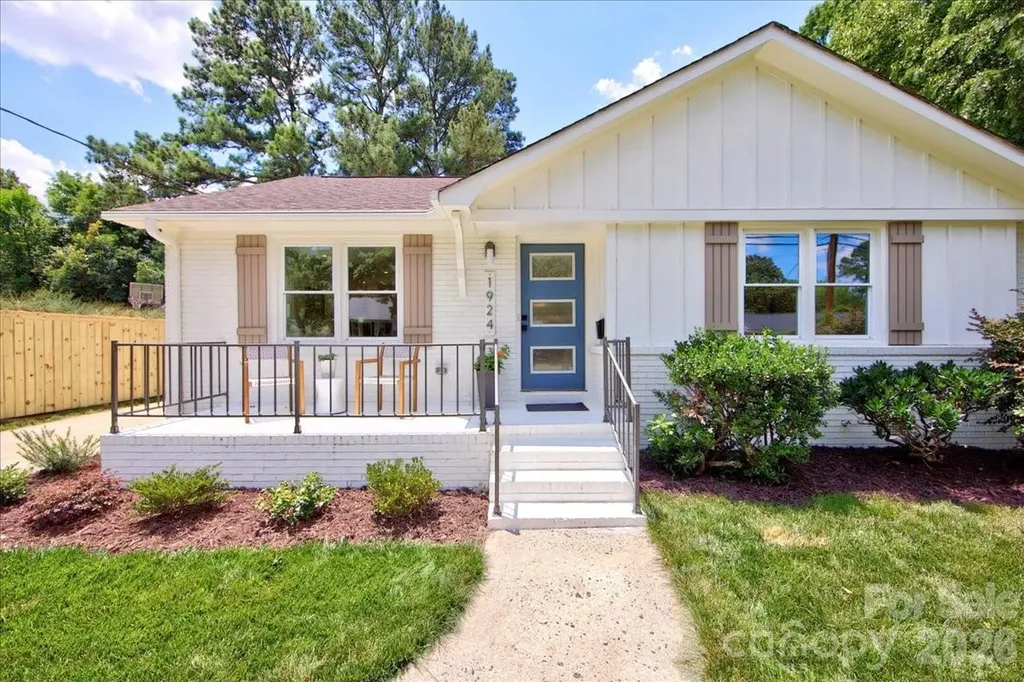 1924 Bentley Place Charlotte NC 28205