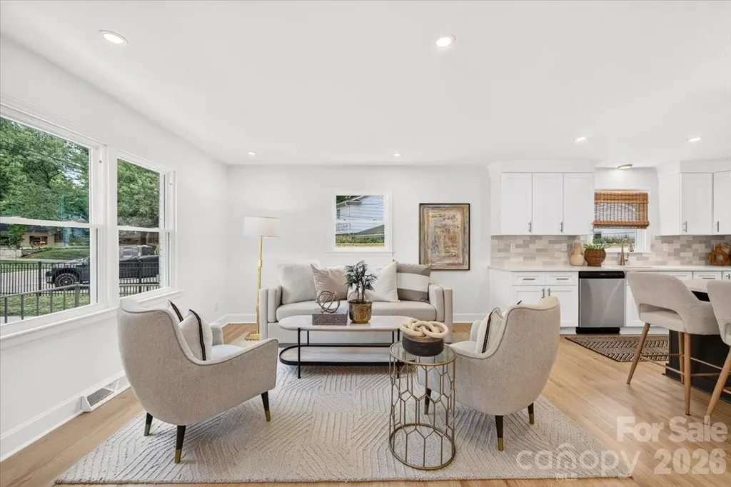 1924 Bentley Place Charlotte NC 28205