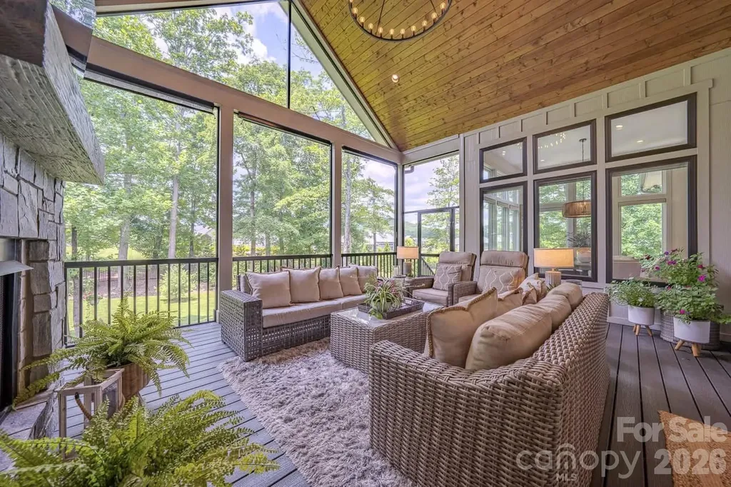 73 Angelina Lane Mills River NC 28759