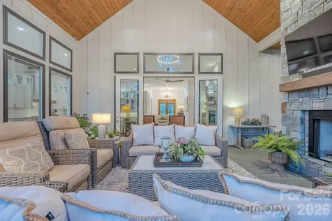 73 Angelina Lane Mills River NC 28759