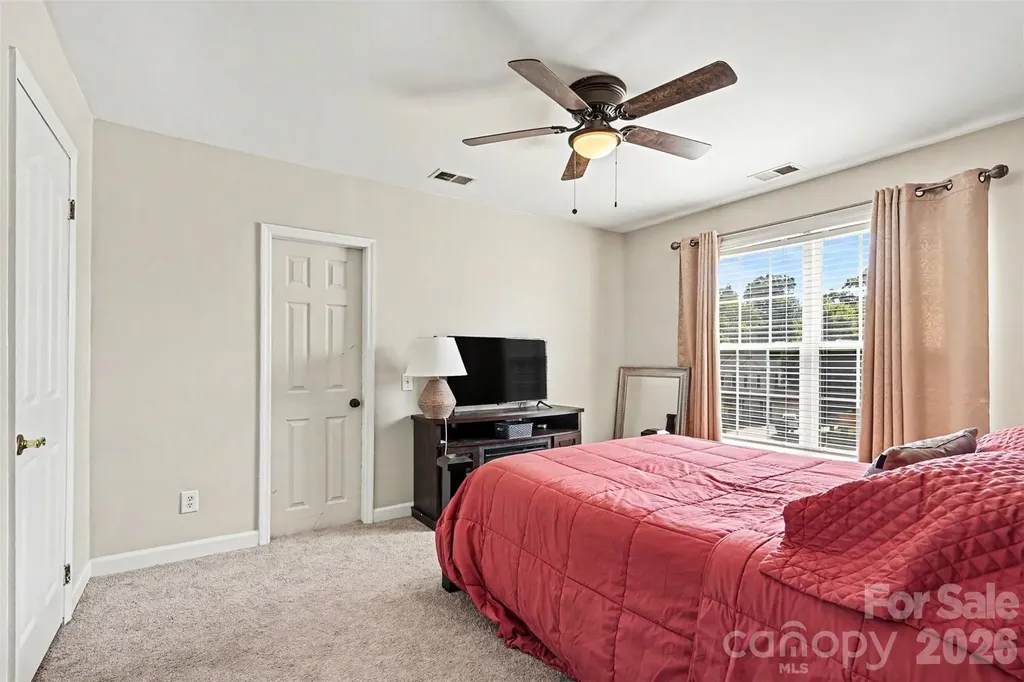 8021 Pelorus Lane Charlotte NC 28269