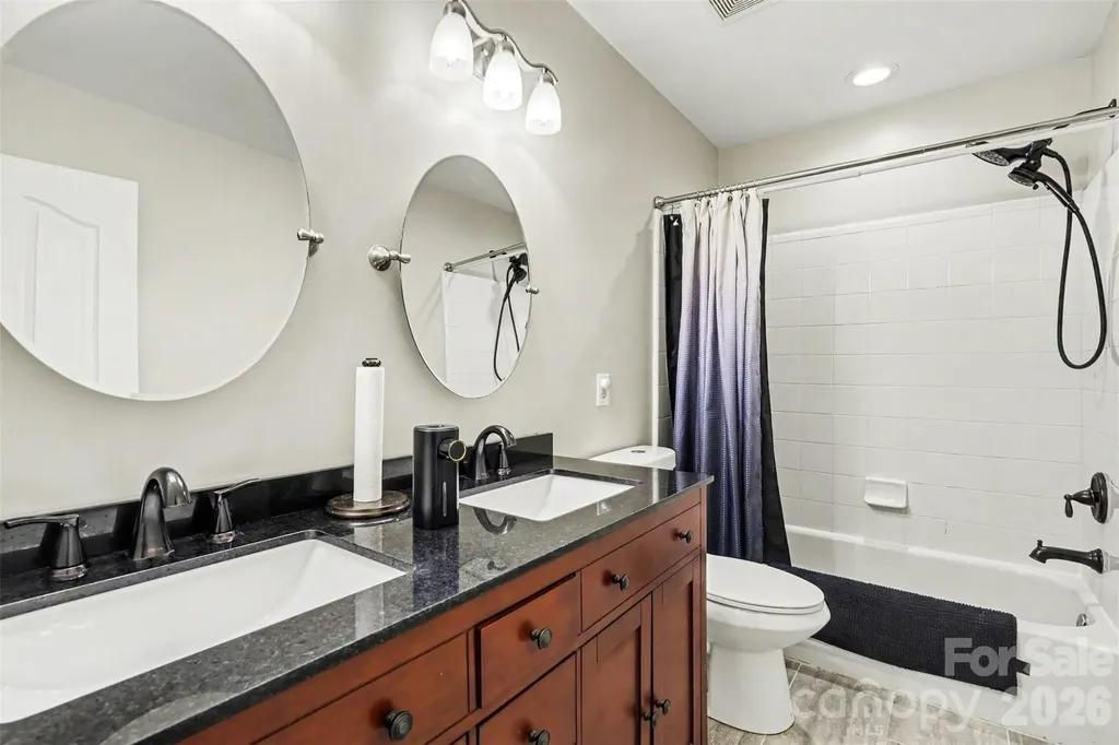 8021 Pelorus Lane Charlotte NC 28269