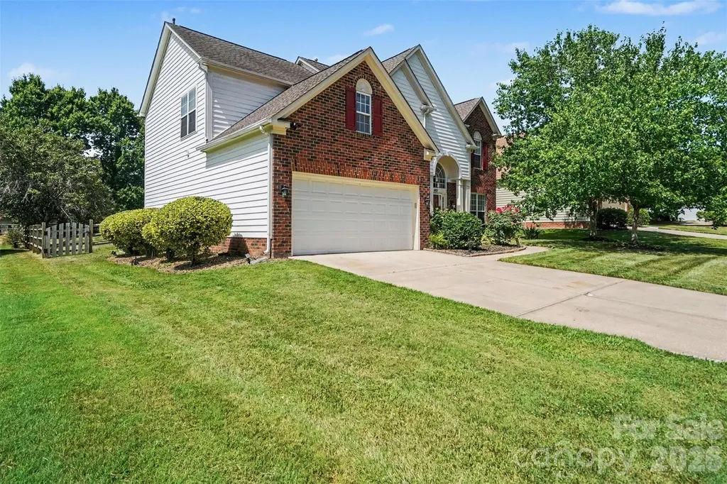 8021 Pelorus Lane Charlotte NC 28269