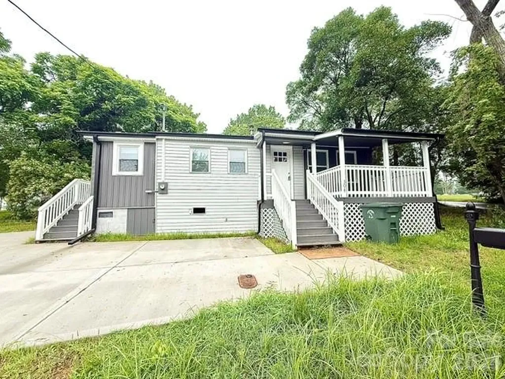 304 S Derby Avenue Newton NC 28658