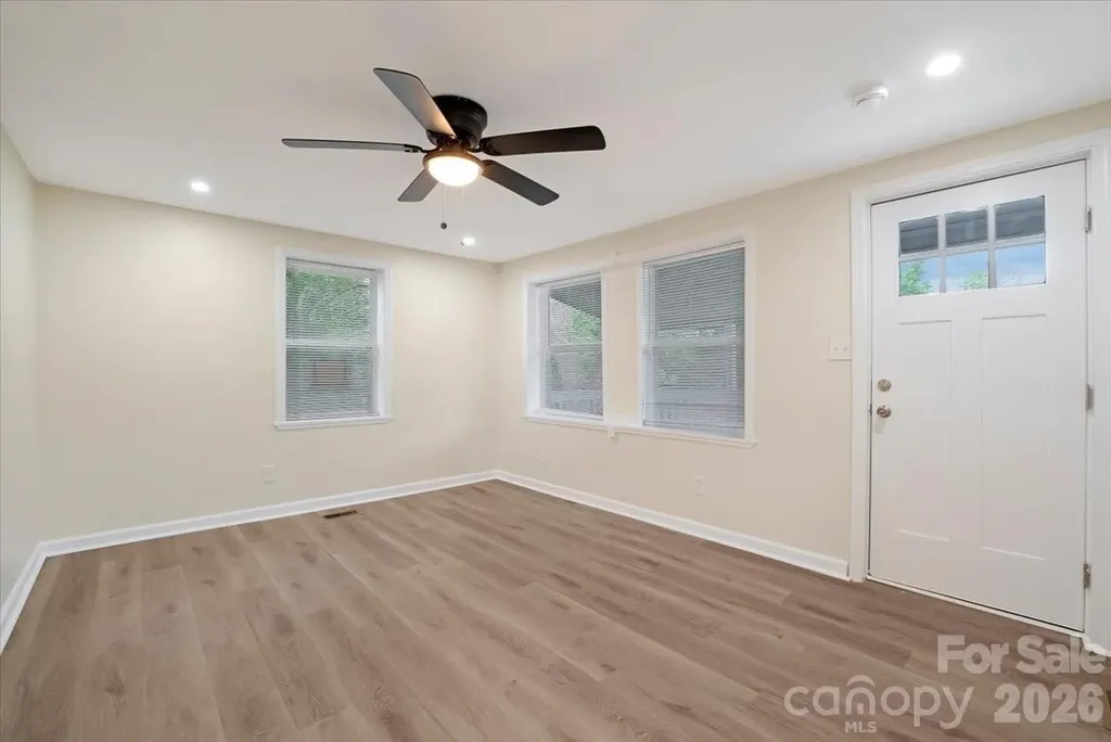 304 S Derby Avenue Newton NC 28658