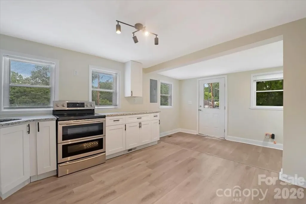 304 S Derby Avenue Newton NC 28658