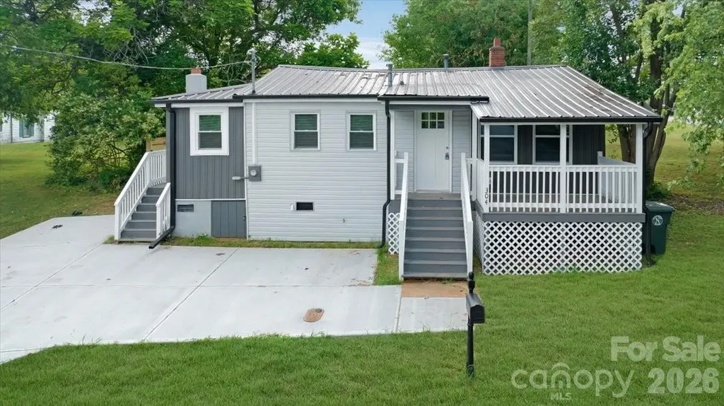 304 S Derby Avenue Newton NC 28658