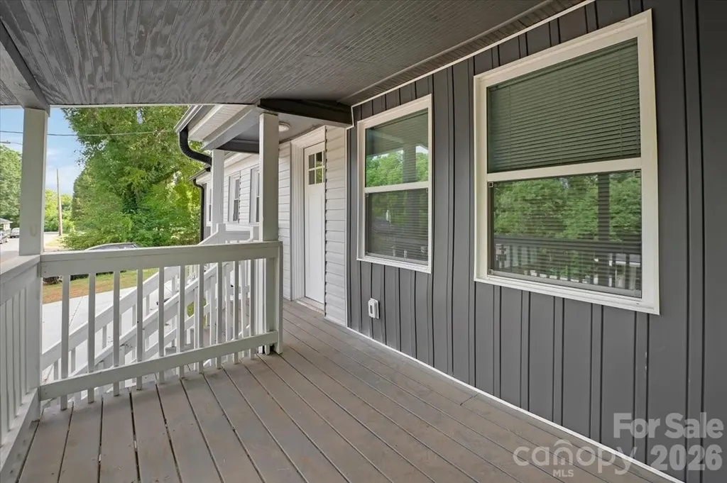 304 S Derby Avenue Newton NC 28658