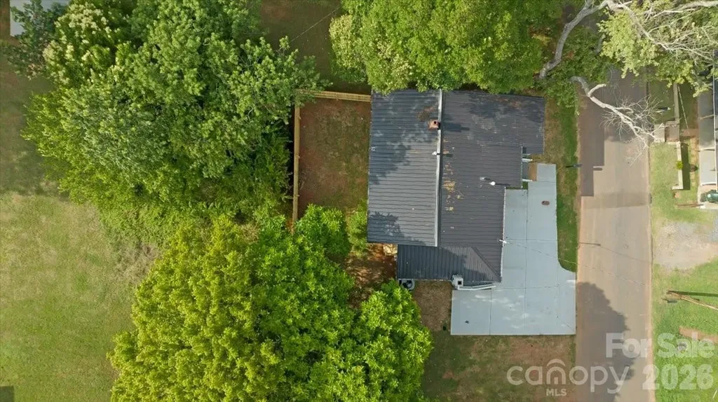 304 S Derby Avenue Newton NC 28658