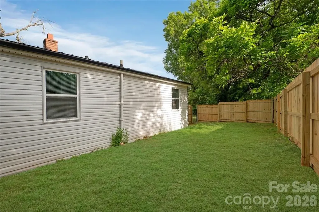 304 S Derby Avenue Newton NC 28658