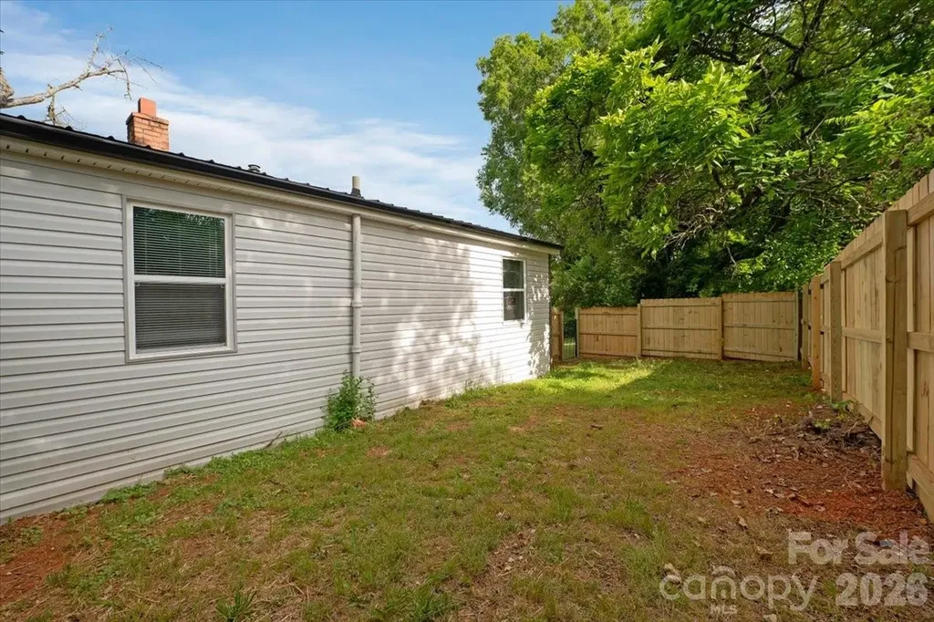 304 S Derby Avenue Newton NC 28658
