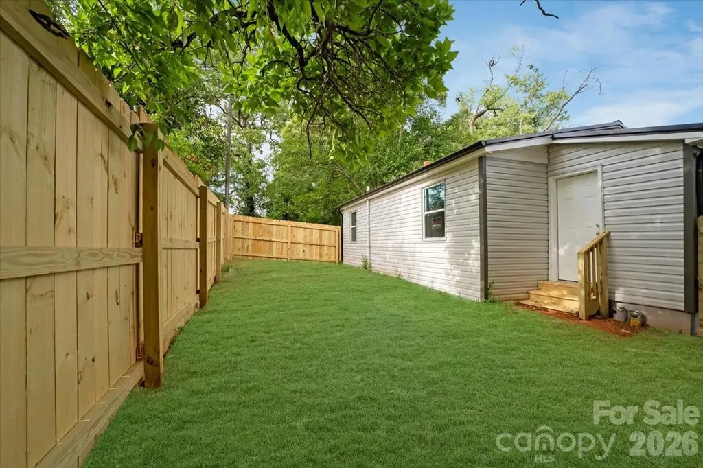 304 S Derby Avenue Newton NC 28658