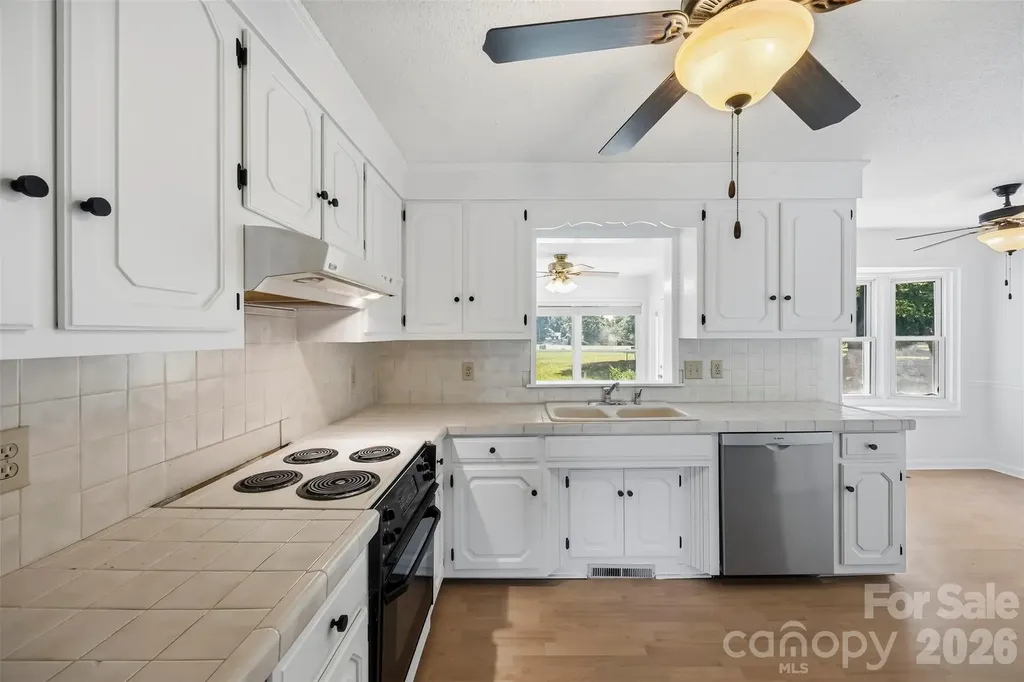 3447 Lake Shore Road S Denver NC 28037