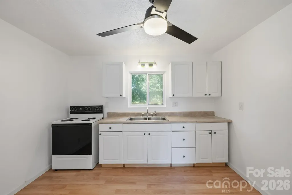 547 Pea Ridge Street Morganton NC 28655