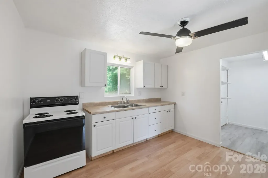 547 Pea Ridge Street Morganton NC 28655