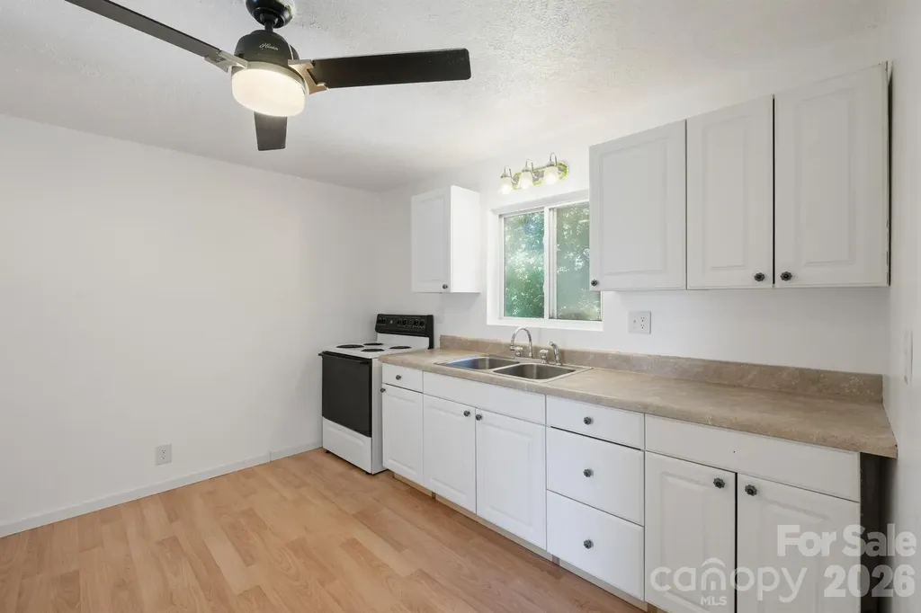 547 Pea Ridge Street Morganton NC 28655