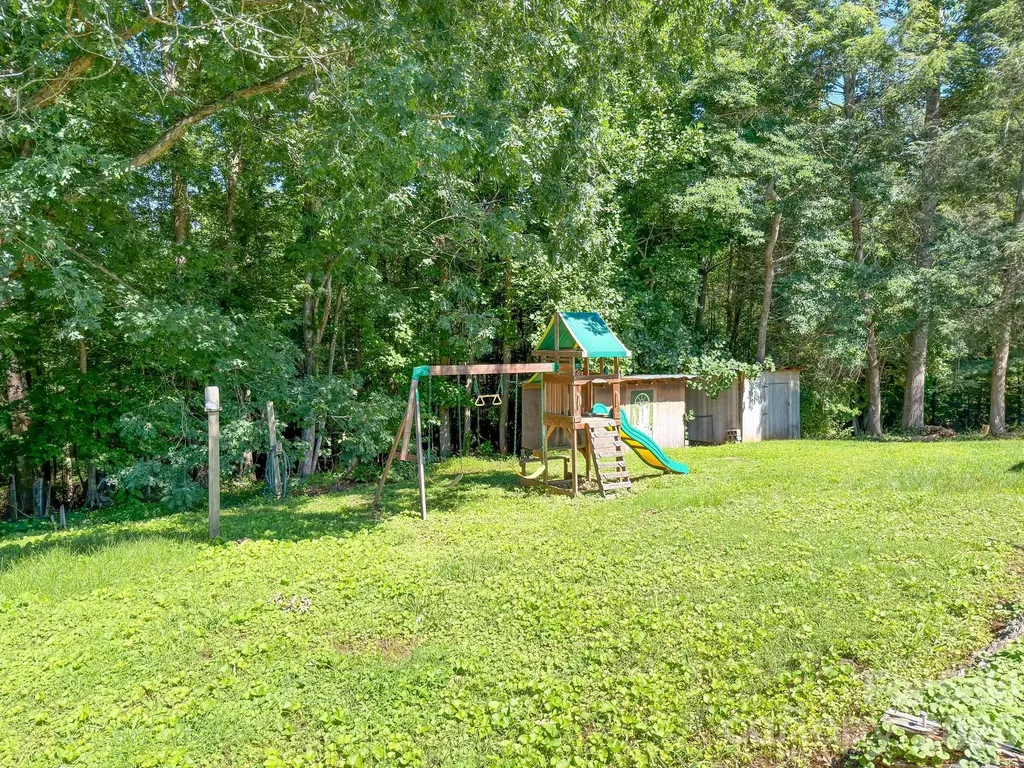 547 Pea Ridge Street Morganton NC 28655