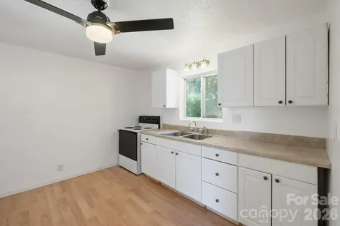 547 Pea Ridge Street Morganton NC 28655