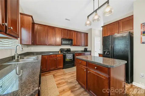 1721 Canebrook Glen York SC 29745