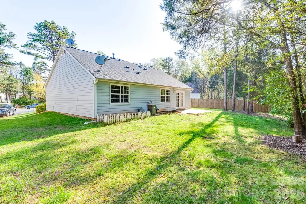 13818 Faversham Court Pineville NC 28134