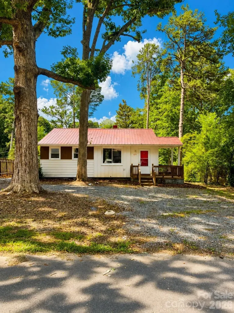 631 Forest Drive Robbins NC 27325