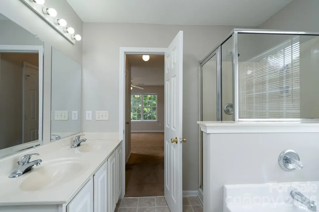 8016 Bronze Pike Drive Charlotte NC 28273