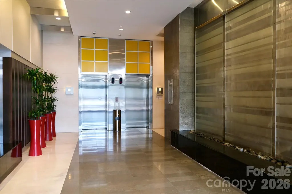 333 W Trade Street Charlotte NC 28202