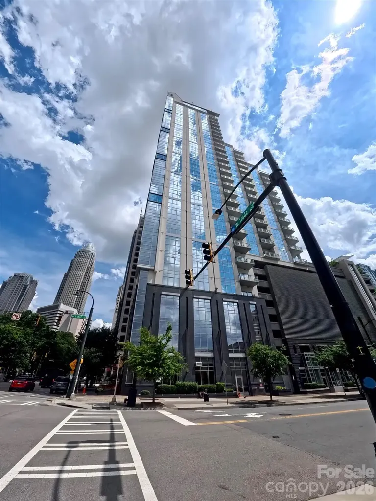 333 W Trade Street Charlotte NC 28202