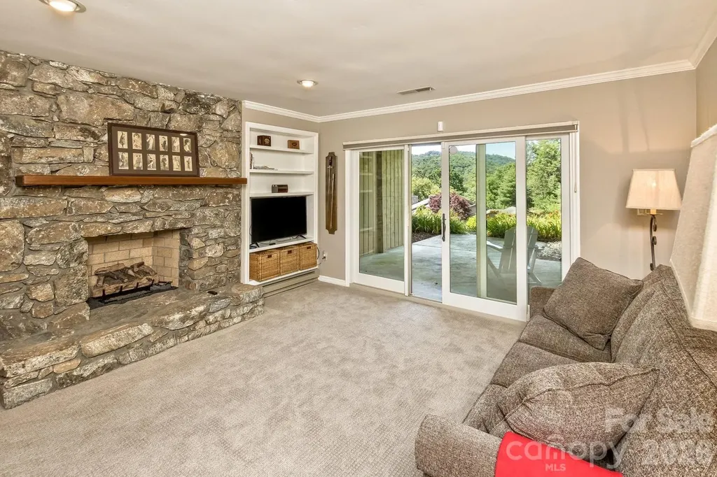 9 Ridge Terrace Asheville NC 28804