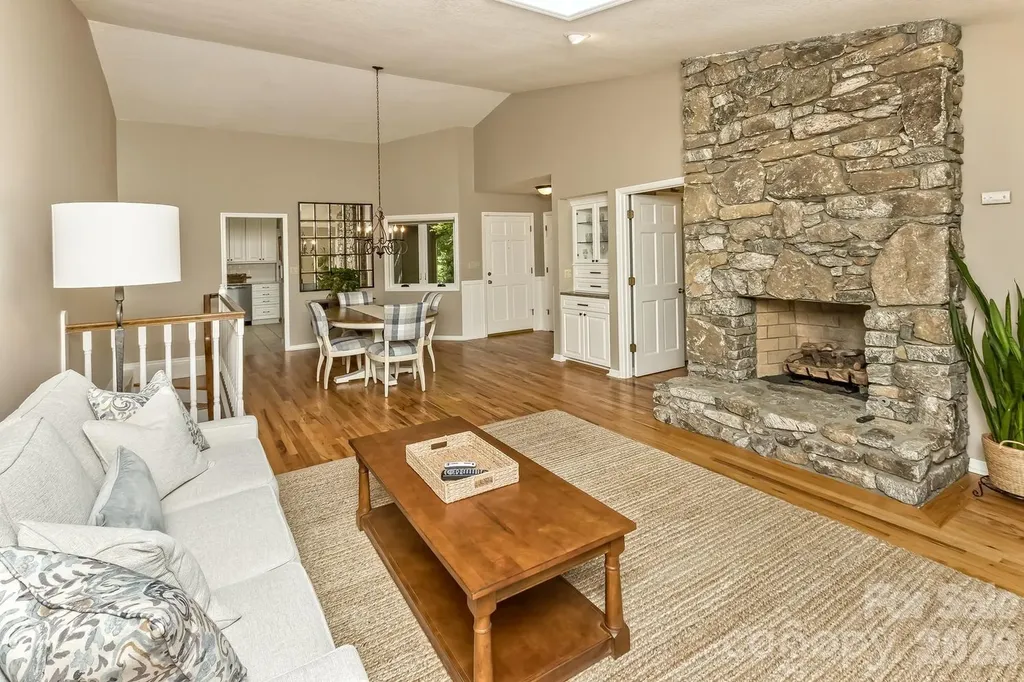 9 Ridge Terrace Asheville NC 28804