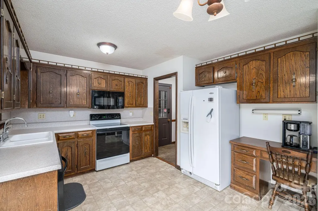209 Hillsboro Road Taylorsville NC 28681