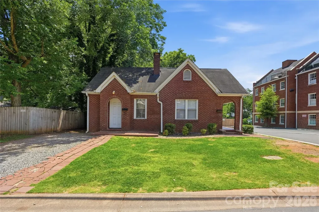 1411/1413 W 4th Street Charlotte NC 28208