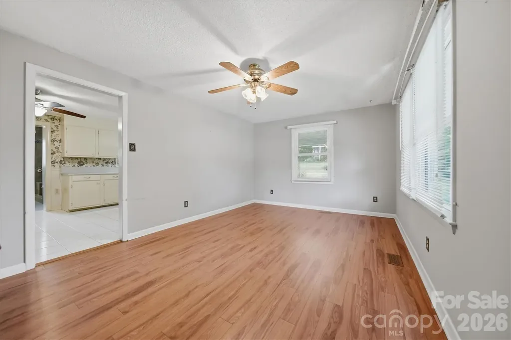 8035 Old Nc 10 Hickory NC 28602