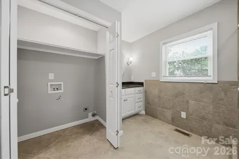 8035 Old Nc 10 Hickory NC 28602