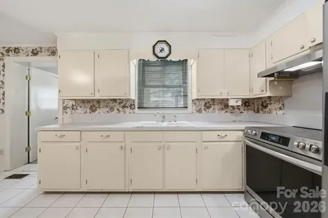 8035 Old Nc 10 Hickory NC 28602