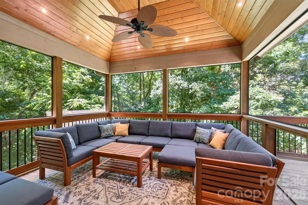 25 Whitaker View Road Fairview NC 28730