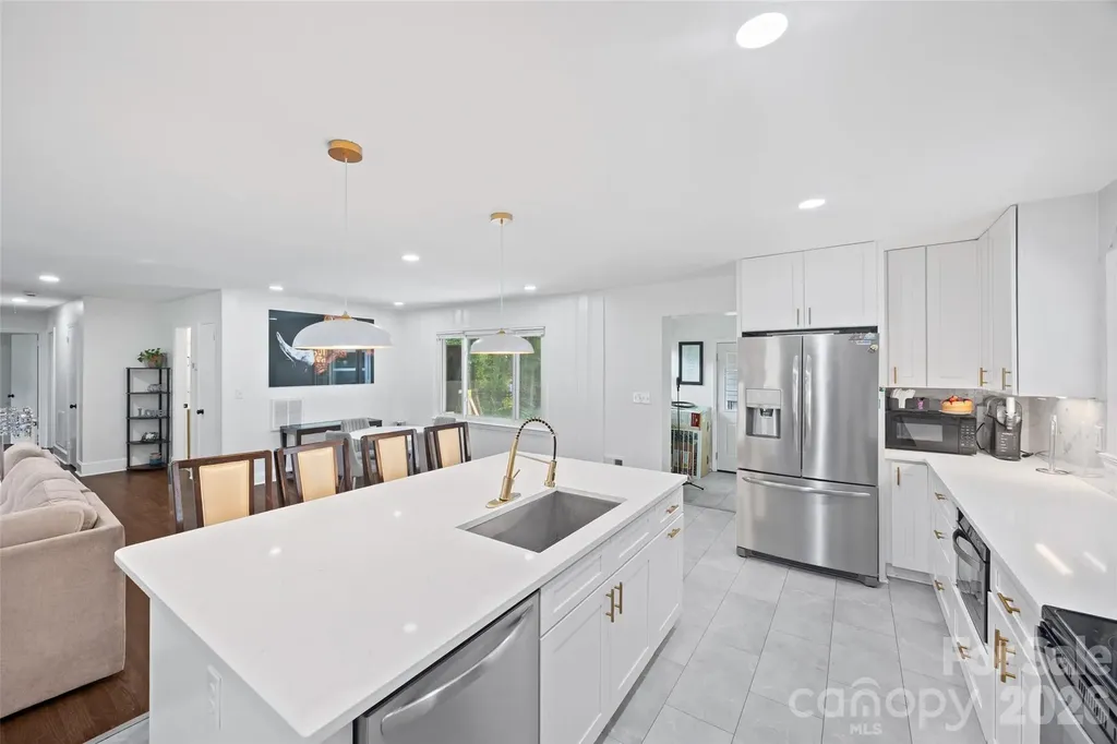 5731 Brookhaven Road Charlotte NC 28210