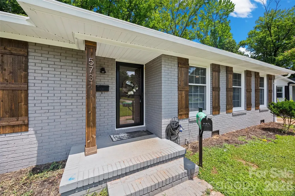 5731 Brookhaven Road Charlotte NC 28210