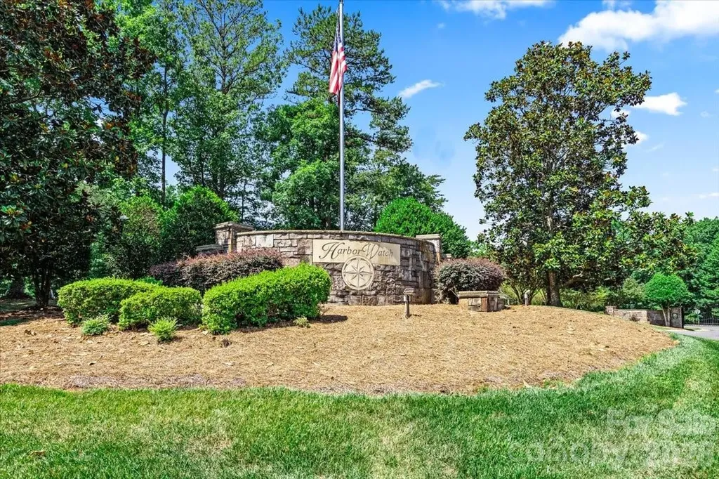 113 N Harbor Watch Drive Statesville NC 28677