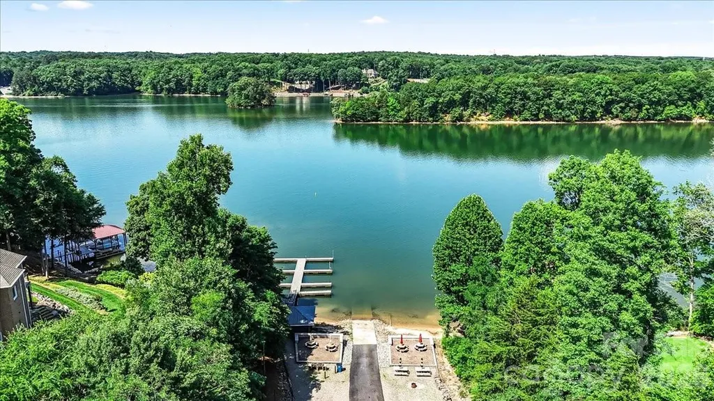 113 N Harbor Watch Drive Statesville NC 28677