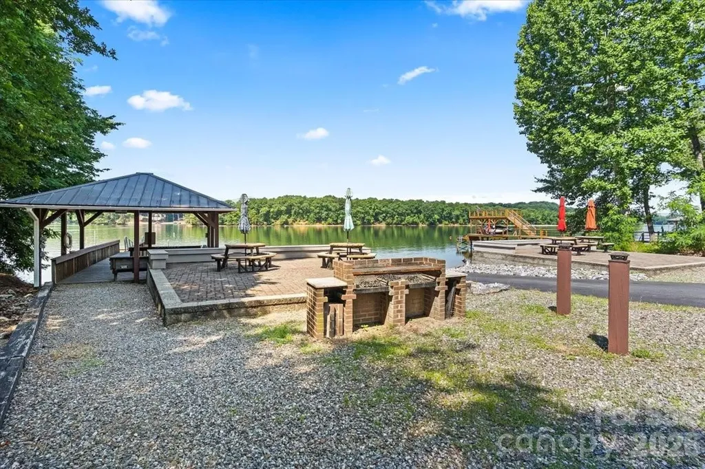 113 N Harbor Watch Drive Statesville NC 28677