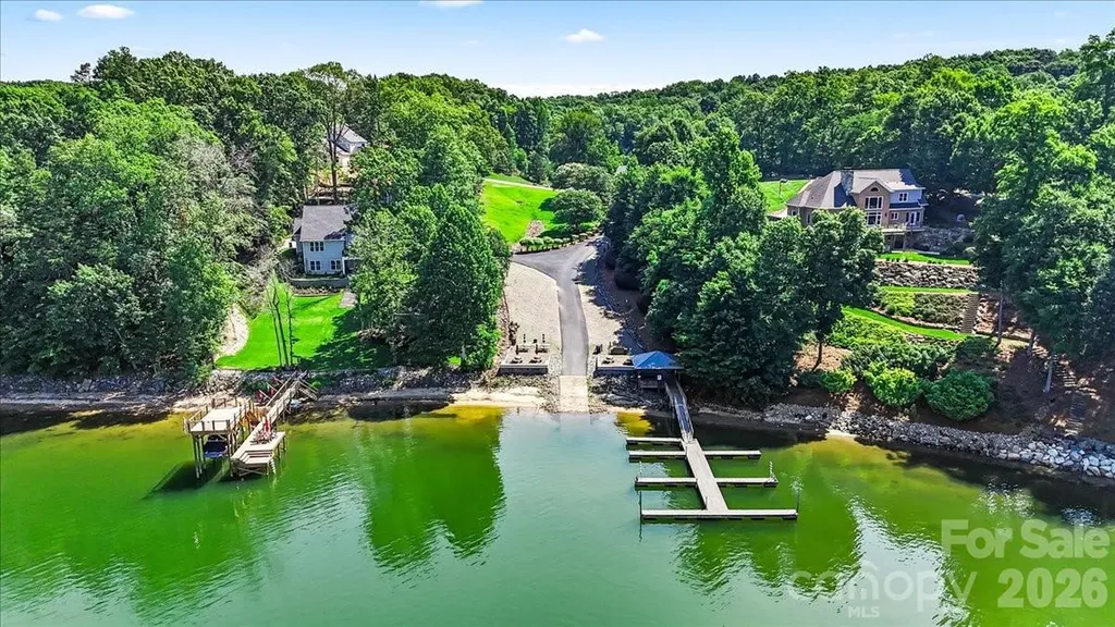 113 N Harbor Watch Drive Statesville NC 28677