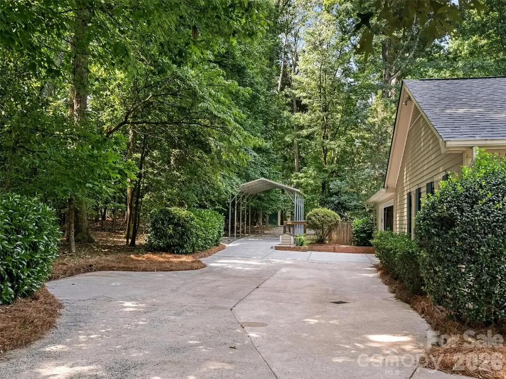 325 Stratfordshire Drive Matthews NC 28105